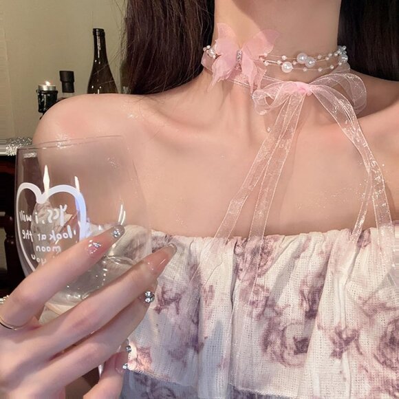 Dainty Boho Lace Choker with Butterfly and Pearl - Adjustable Length Necklace - Picture 4 of 7